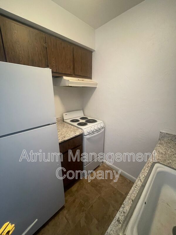 spacious 1 bedroom, 1 bathroom property image