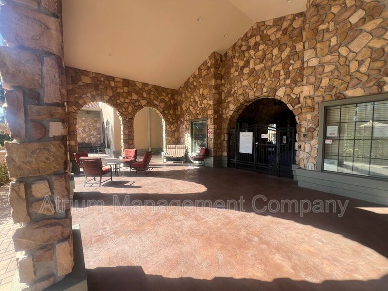 Spacious 3 bedroom Condo with Resort-Style Living! property image