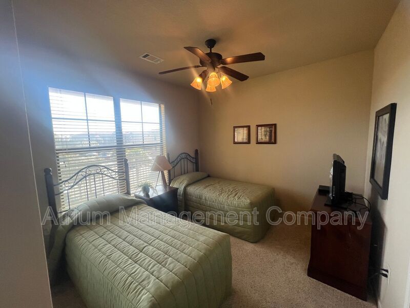 Spacious 3 bedroom Condo with Resort-Style Living! property image