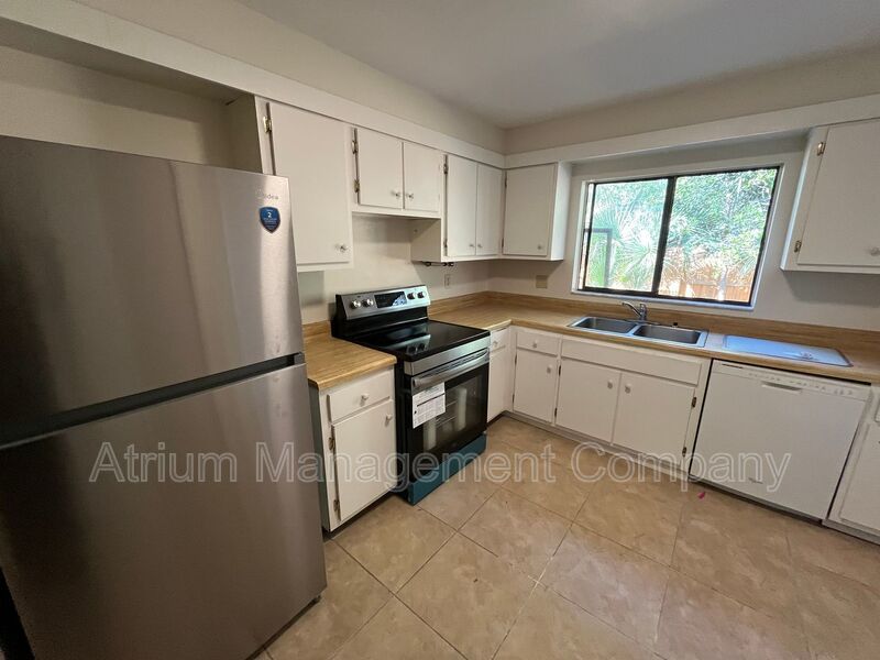 Welcome Home to 805 Buckie Drive: Modern Comfort in a Prime Cul-de-Sac Location property image