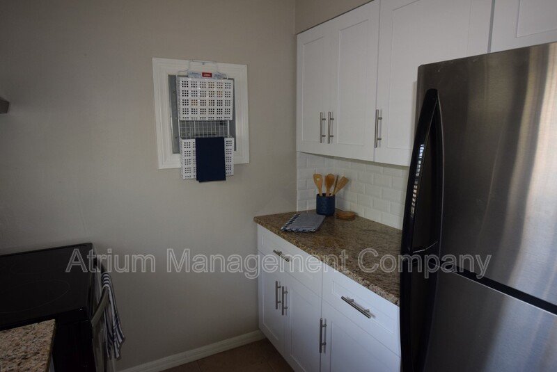 Charming Updated 2 Bed 1 Bath Apartment for Rent in Orlando, FL! property image