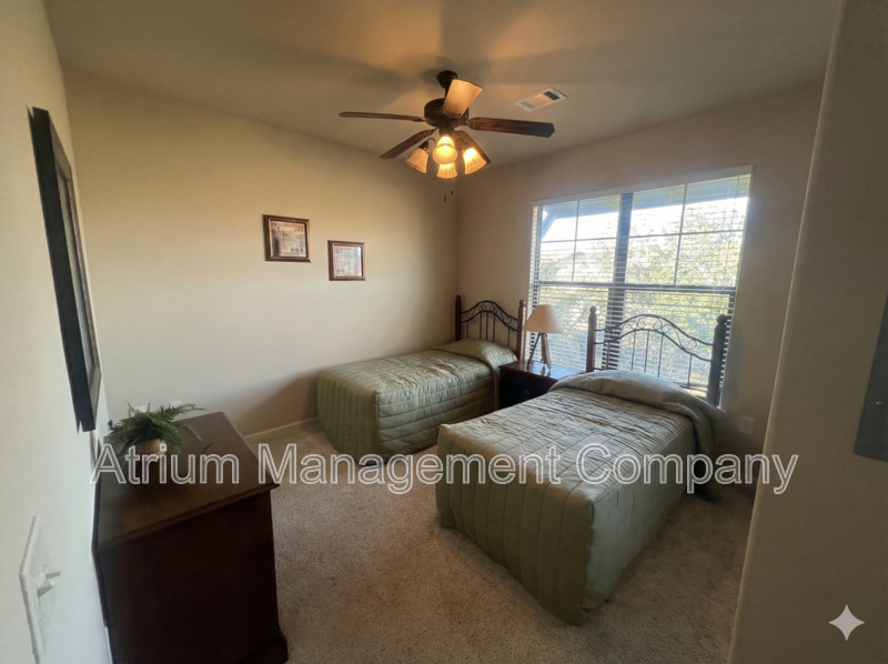 Spacious 3 bedroom Condo with Resort-Style Living! property image