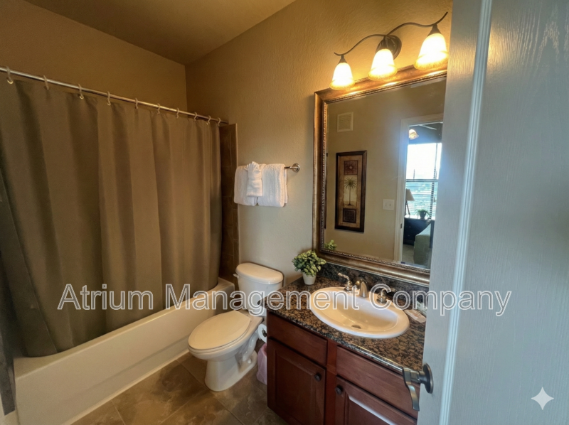 Spacious 3 bedroom Condo with Resort-Style Living! property image