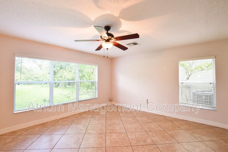 Amazing 4 Bed 2.5 Bath Home For Rent in Orlando, FL! property image