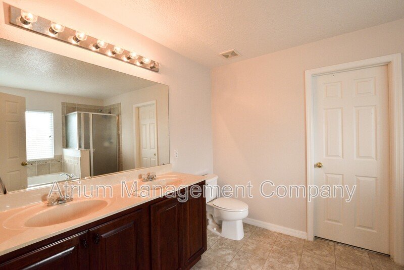 Amazing 4 Bed 2.5 Bath Home For Rent in Orlando, FL! property image