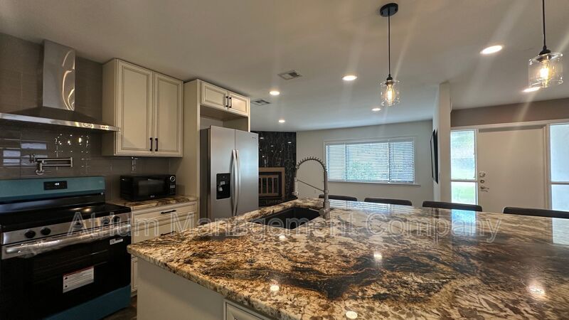 Move-In Ready 3/2 with Garage, Modern Finishes & No HOA property image