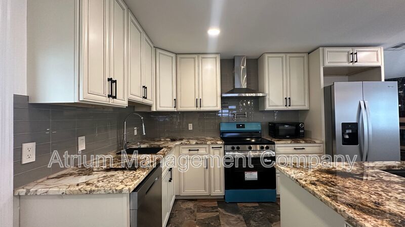 Move-In Ready 3/2 with Garage, Modern Finishes & No HOA property image