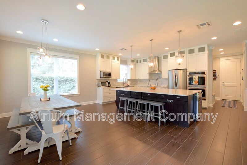 Immaculate 3 Bedroom 2.5 Bathroom w/ Bonus Gated Home! property image