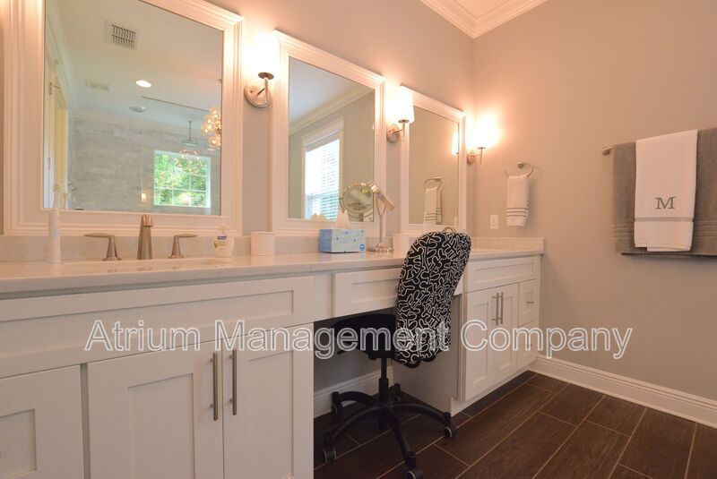 Immaculate 3 Bedroom 2.5 Bathroom w/ Bonus Gated Home! property image