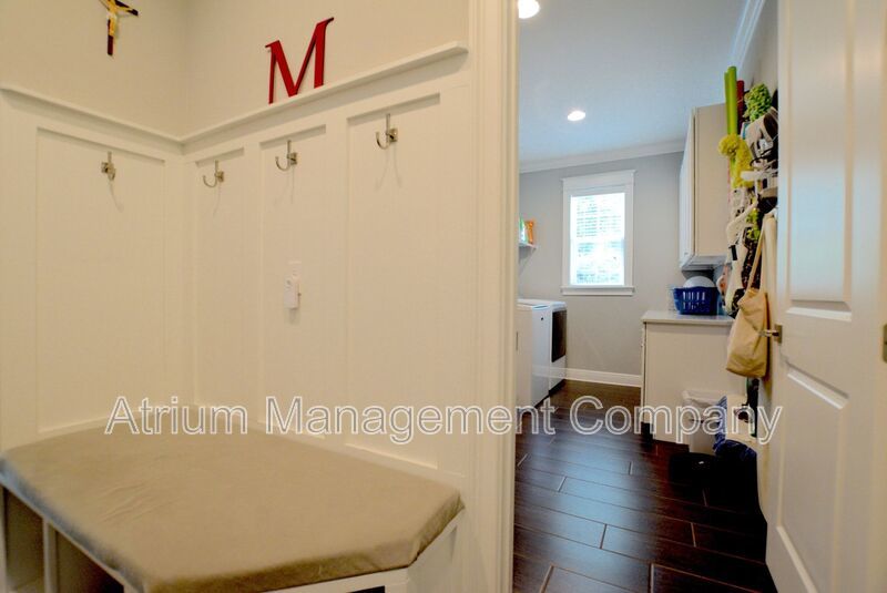 Immaculate 3 Bedroom 2.5 Bathroom w/ Bonus Gated Home! property image