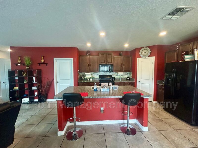 Beautiful 4-Bedroom Home for Rent in Wimauma, FL – Exceptional Value and Amenities property image