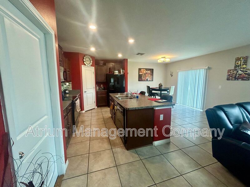 Beautiful 4-Bedroom Home for Rent in Wimauma, FL – Exceptional Value and Amenities property image