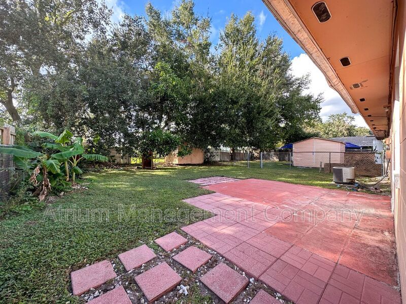 Fully Fenced Privacy in Orlando – Stylish 2 bedroom Near Theme Parks and Beaches! property image