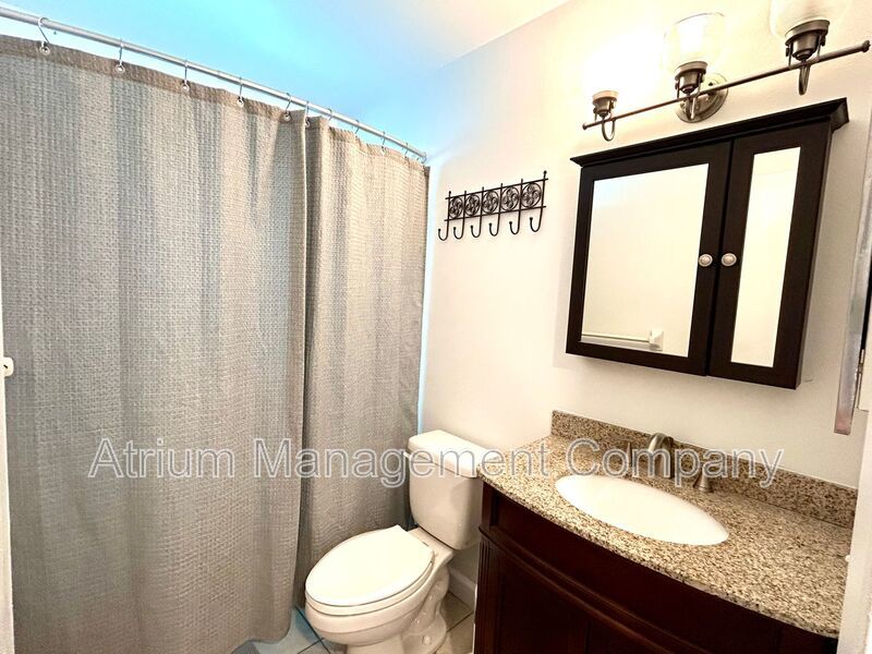 Beautiful College Park 2/1 available NOW!!! property image