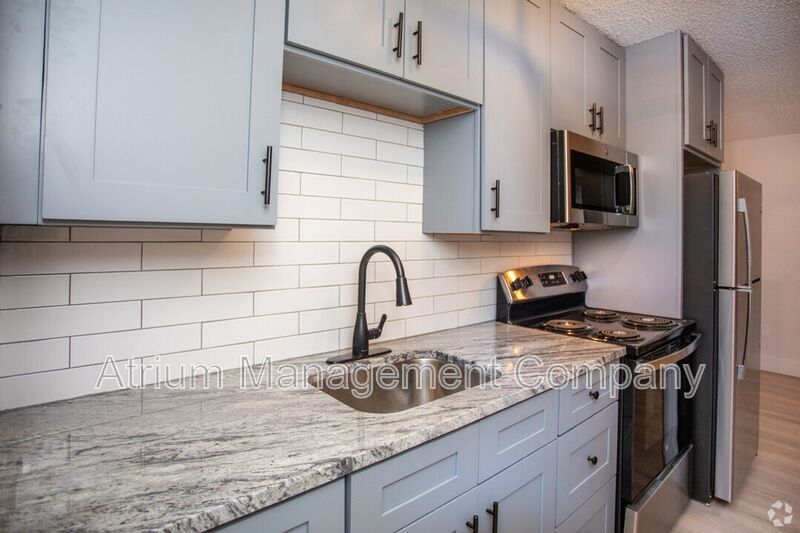 NEWLY RENOVATED!!  1 MONTH FREE RENT w\IMMEDIATE MOVE-IN property image