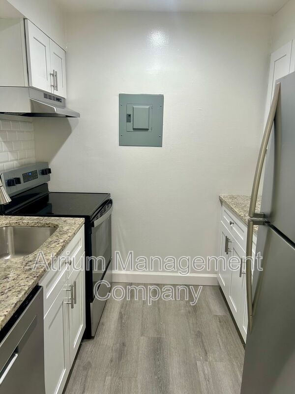 Charming UPDATED 2 Bed 1 Bath Apartment for Rent in Orlando, FL! HALF OFF FIRST MONTHS RENT!!!! property image