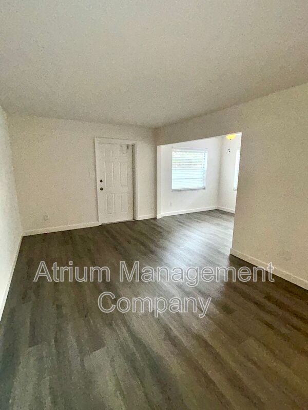 Charming UPDATED 2 Bed 1 Bath Apartment for Rent in Orlando, FL! HALF OFF FIRST MONTHS RENT!!!! property image