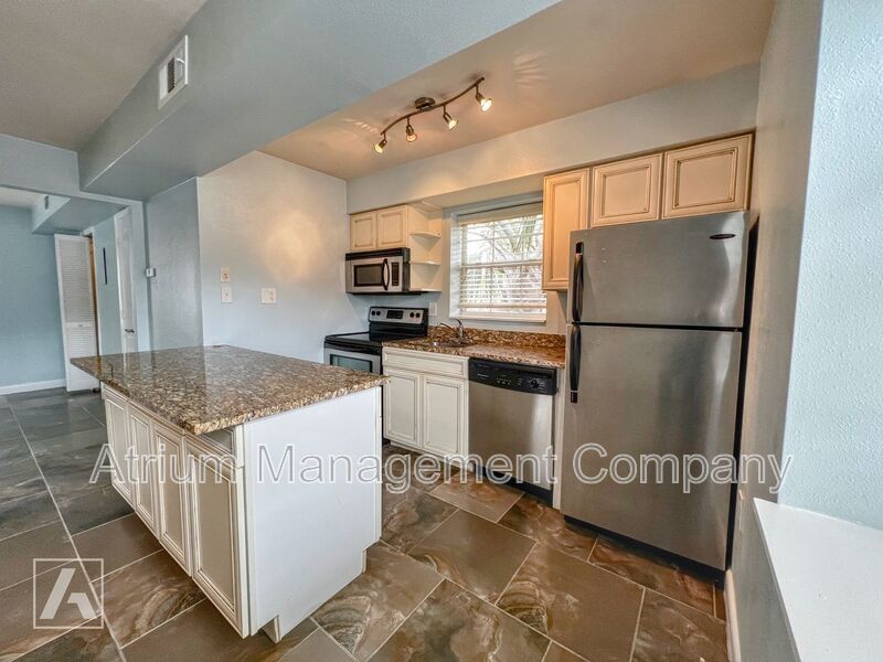 Renovated 1-Bedroom Apartment for Rent in Downtown Orlando | Highland Flats property image