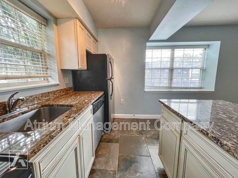 Renovated 1-Bedroom Apartment for Rent in Downtown Orlando | Highland Flats property image