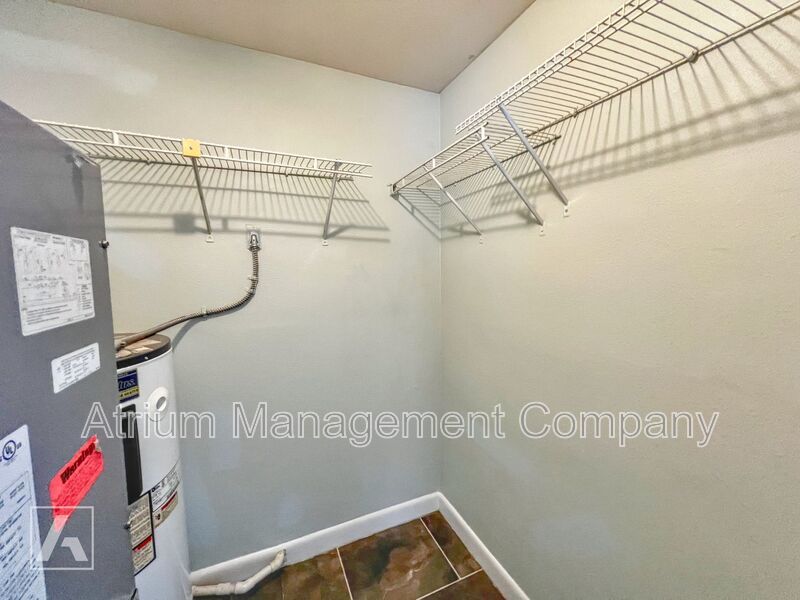 Renovated 1-Bedroom Apartment for Rent in Downtown Orlando | Highland Flats property image
