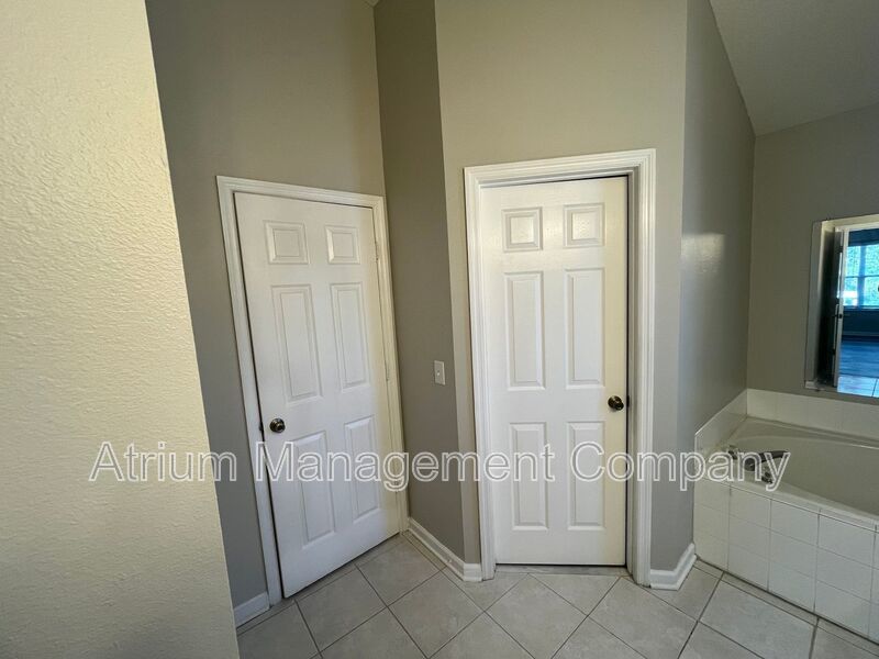 Beautiful 4 Bed 2.5 Bath Pool Home for Rent in Lake Mary, FL ! property image