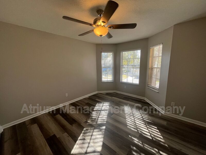 Beautiful 4 Bed 2.5 Bath Pool Home for Rent in Lake Mary, FL ! property image