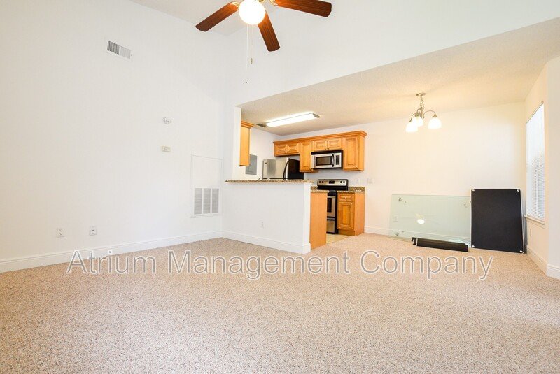 Welcome Home! Bright 2 Bed/2 Bath Condo in Gated Regency Park property image