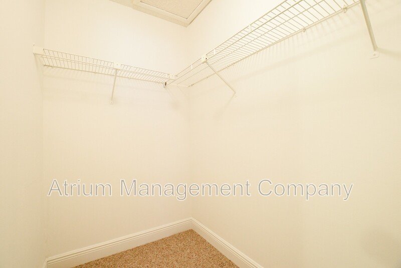 Welcome Home! Bright 2 Bed/2 Bath Condo in Gated Regency Park property image