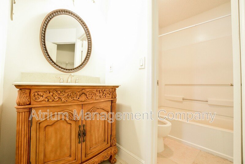 Welcome Home! Bright 2 Bed/2 Bath Condo in Gated Regency Park property image