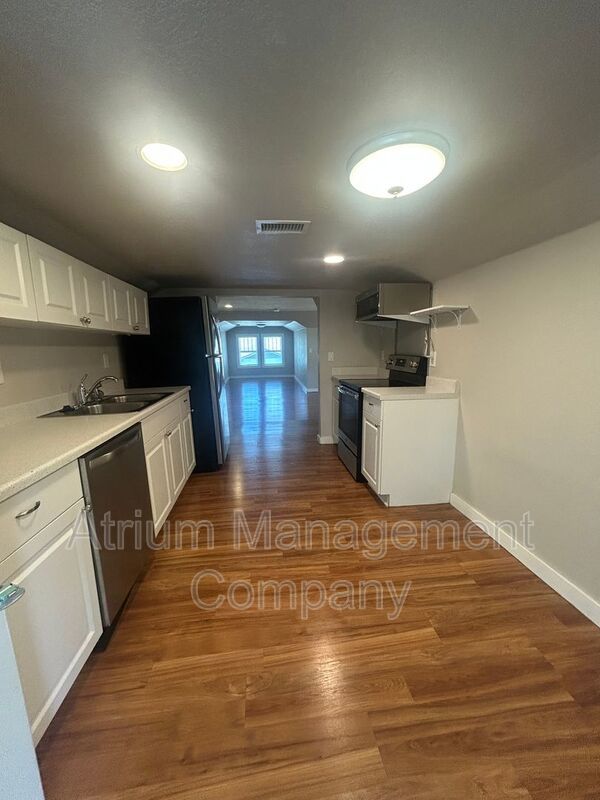 Modern Tampa Studio | Easy Living with Internet & Utilities Included property image