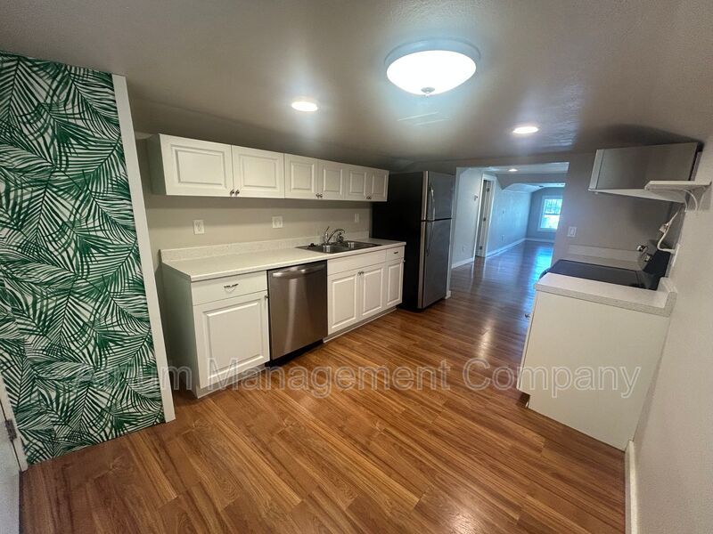 Modern Tampa Studio | Easy Living with Internet & Utilities Included property image