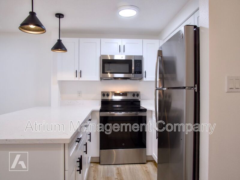 Beautiful 1/1 at The Roberson  - ONE MONTH FREE!!!!! property image