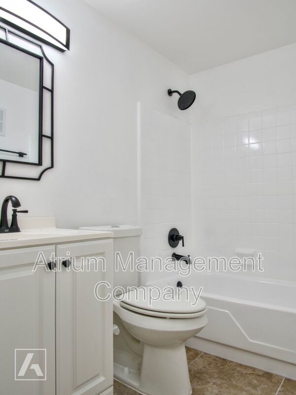 Beautiful 1/1 at The Roberson  - ONE MONTH FREE!!!!! property image