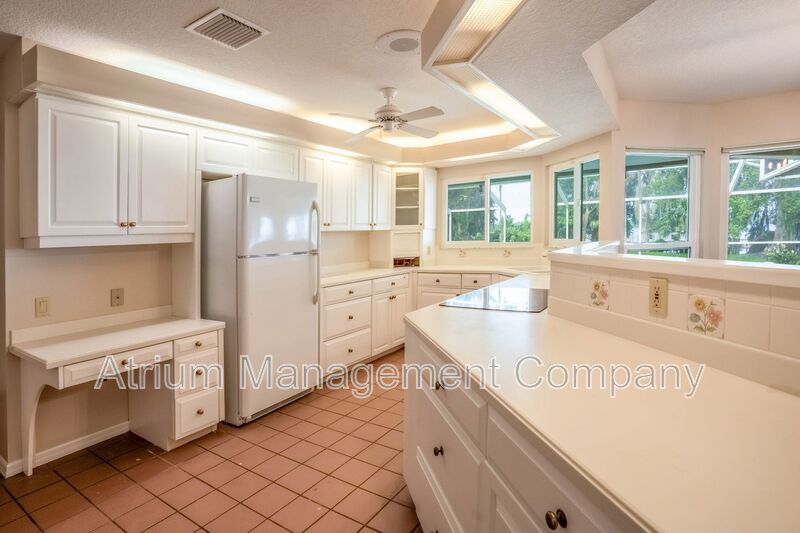 Stunning 3-Bedroom, 3-Bathroom Lakeside Home in Mount Dora with Private Pool & Lakefront Living property image