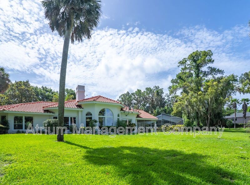 Stunning 3-Bedroom, 3-Bathroom Lakeside Home in Mount Dora with Private Pool & Lakefront Living property image