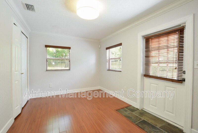 Charming 4/2 Colonial Town North Home with Oversized Fenced Yard property image