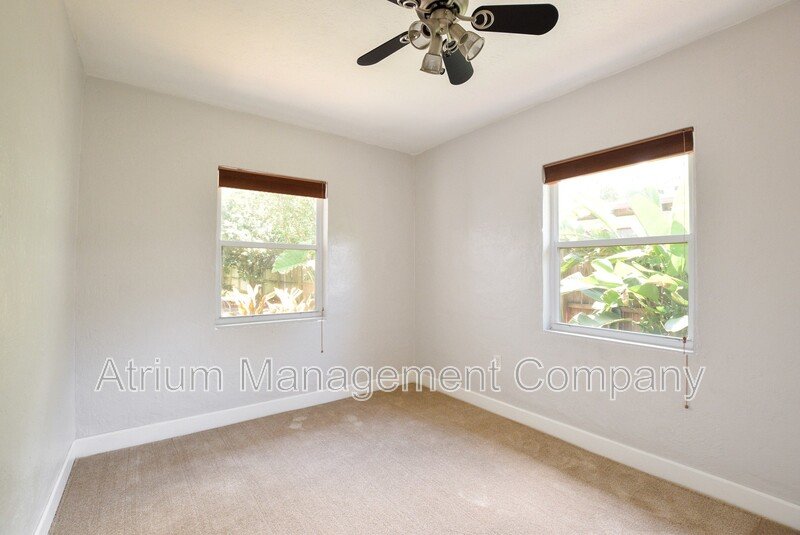 Charming 4/2 Colonial Town North Home with Oversized Fenced Yard property image