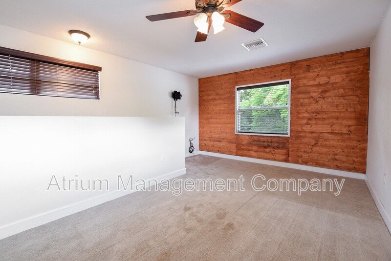 Charming 4/2 Colonial Town North Home with Oversized Fenced Yard property image