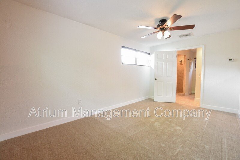 Charming 4/2 Colonial Town North Home with Oversized Fenced Yard property image