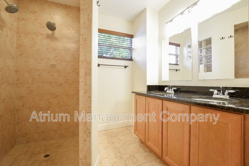 Charming 4/2 Colonial Town North Home with Oversized Fenced Yard property image