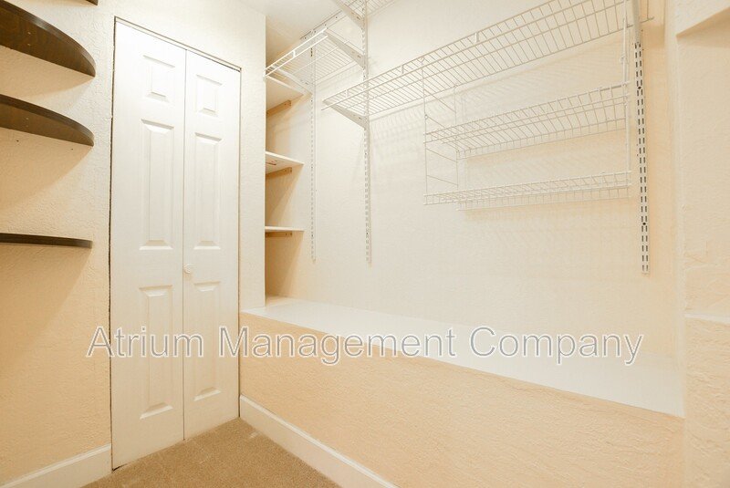 Charming 4/2 Colonial Town North Home with Oversized Fenced Yard property image