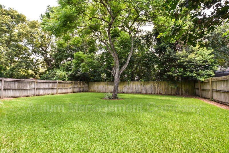 Charming 4/2 Colonial Town North Home with Oversized Fenced Yard property image