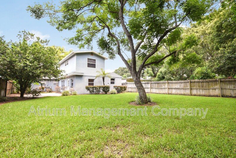 Charming 4/2 Colonial Town North Home with Oversized Fenced Yard property image