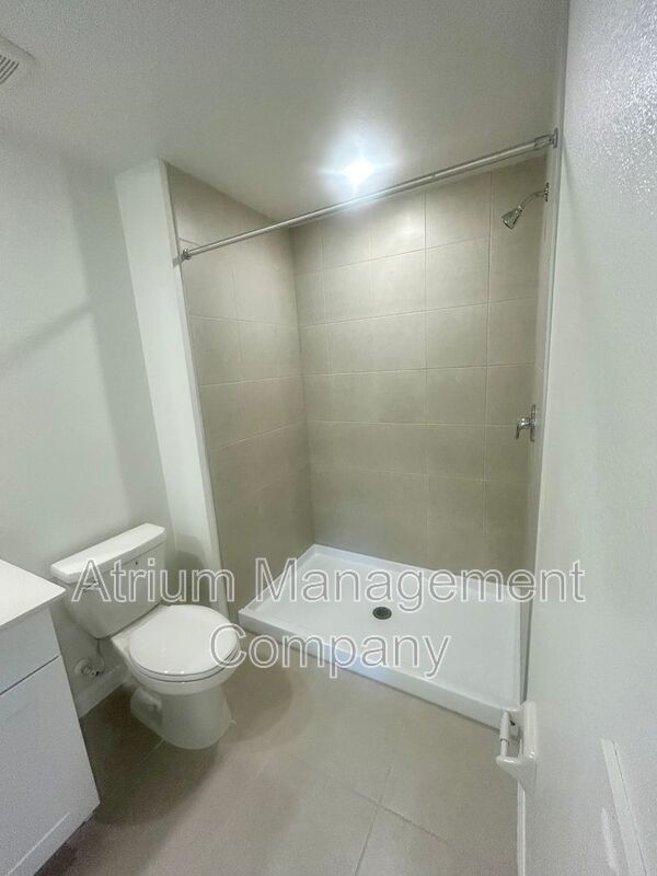 Stylish Townhome in the Heart of Ruskin – Prime Location. property image