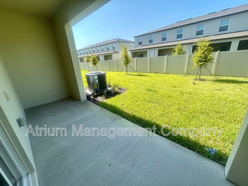 Stylish Townhome in the Heart of Ruskin – Prime Location. property image