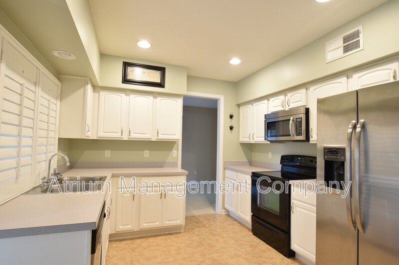 Stunning 4 Bed, 2.5 Bath Home for Rent in Prime Lake Mary Location! property image