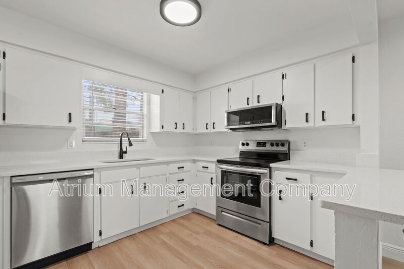 Get 1 Free Month's Rent! Move In READY! 2 Bedroom 1 Bathroom Townhome property image