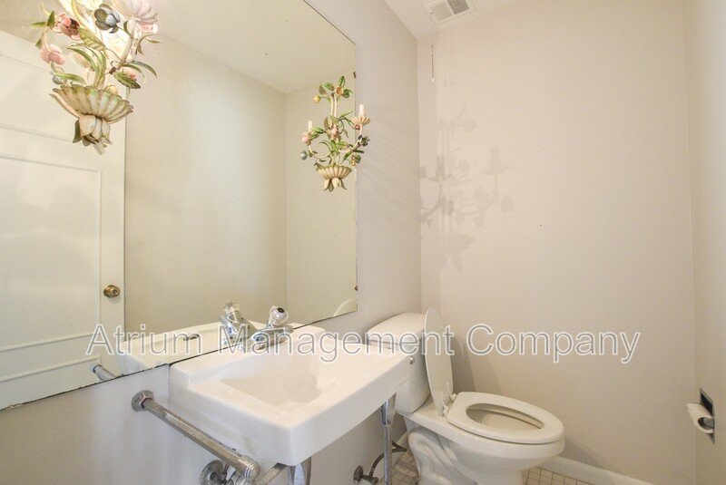 Charming 1 Bed 1 Bath Apartment in Winter Park – Prime Location! property image