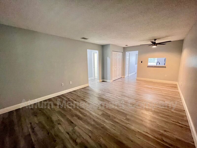 Top floor two bedroom apartment, pet friendly! property image