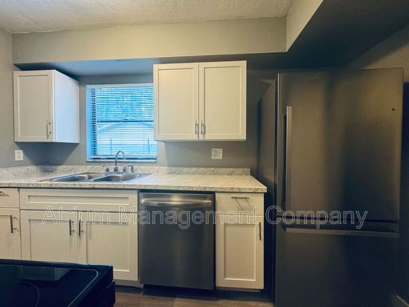 1 MONTH FREE RENT! Gorgeous 2bedroom 1 bathroom Townhome! Move-In Ready!!!! property image